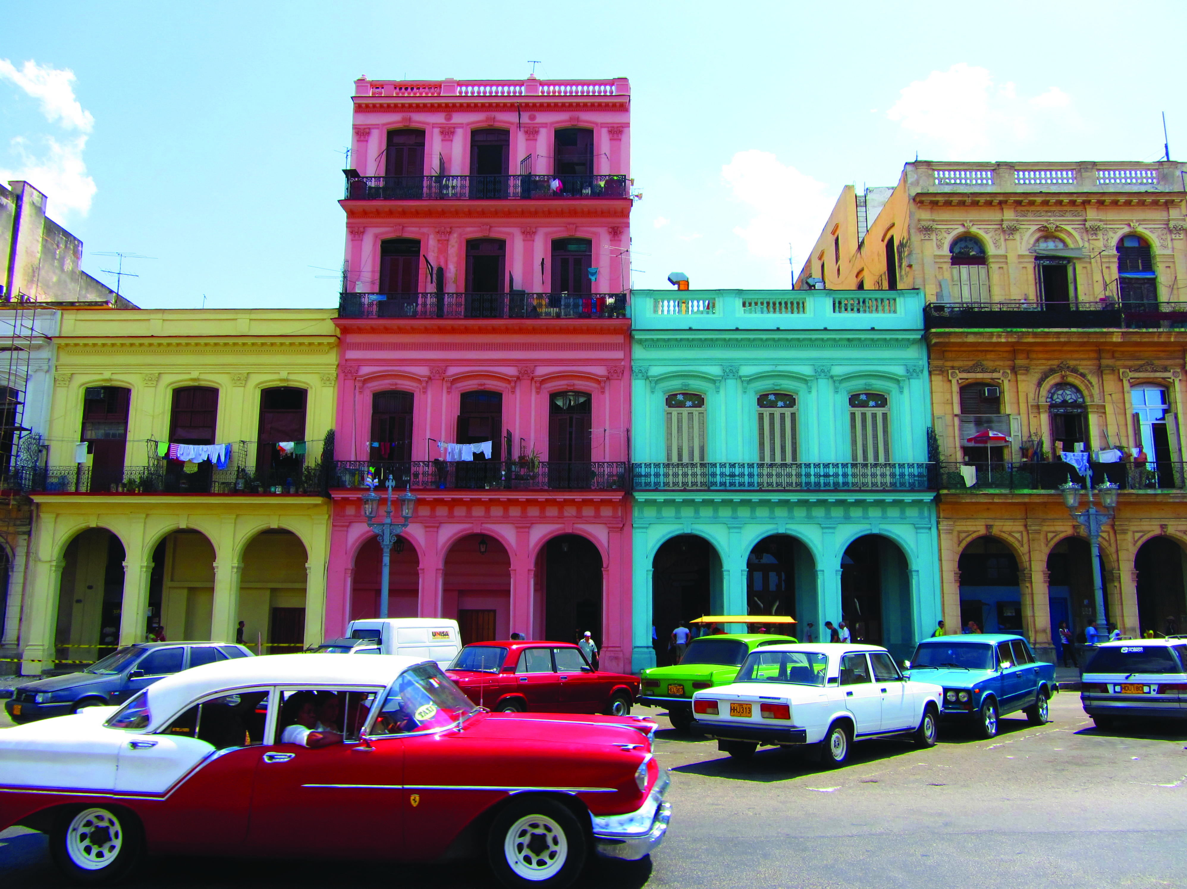 Intrepid Travel-cuba_havana_colonial-cars-buildings