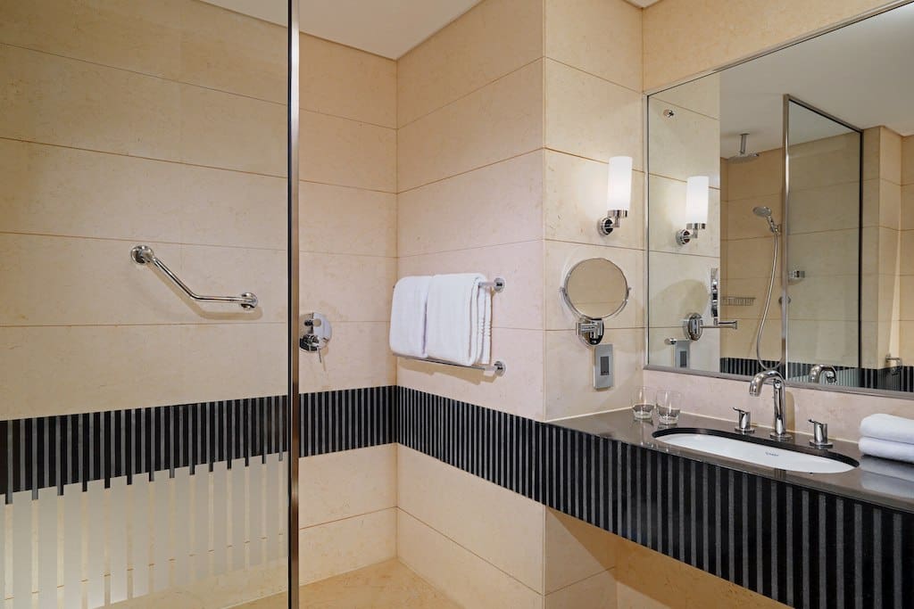 Le Meridien Cairo Airport Hotel deluxe washroom example